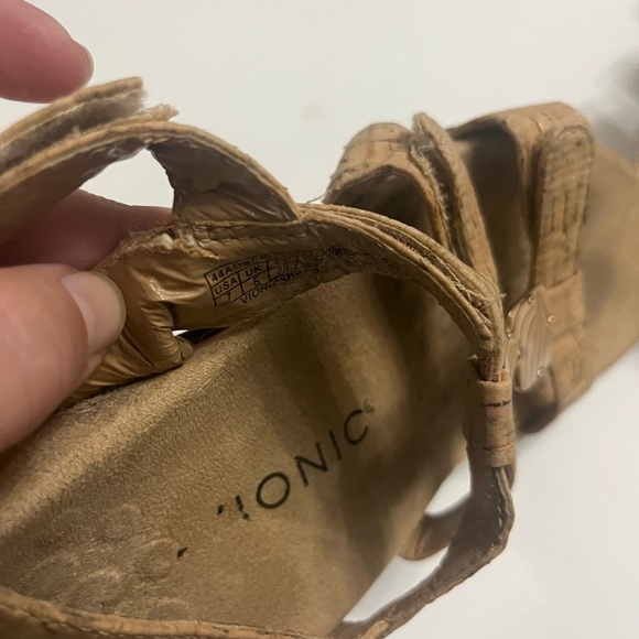 Vionic Amber Cork Sandals Size 7 - Picture 6 of 8